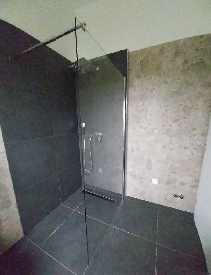 Villa Vila Dubravka - Schoen Und Komfortabel Inmitten Von Olivenbaeumen Und Weinbergen Mit Whirlpool Valtura