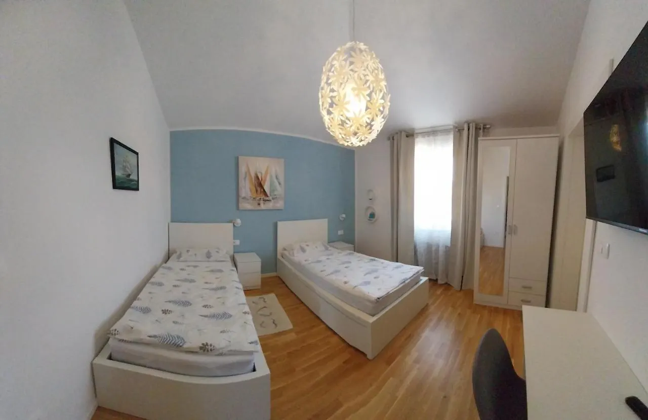 Villa Vila Dubravka - Schoen Und Komfortabel Inmitten Von Olivenbaeumen Und Weinbergen Mit Whirlpool Valtura Croatia