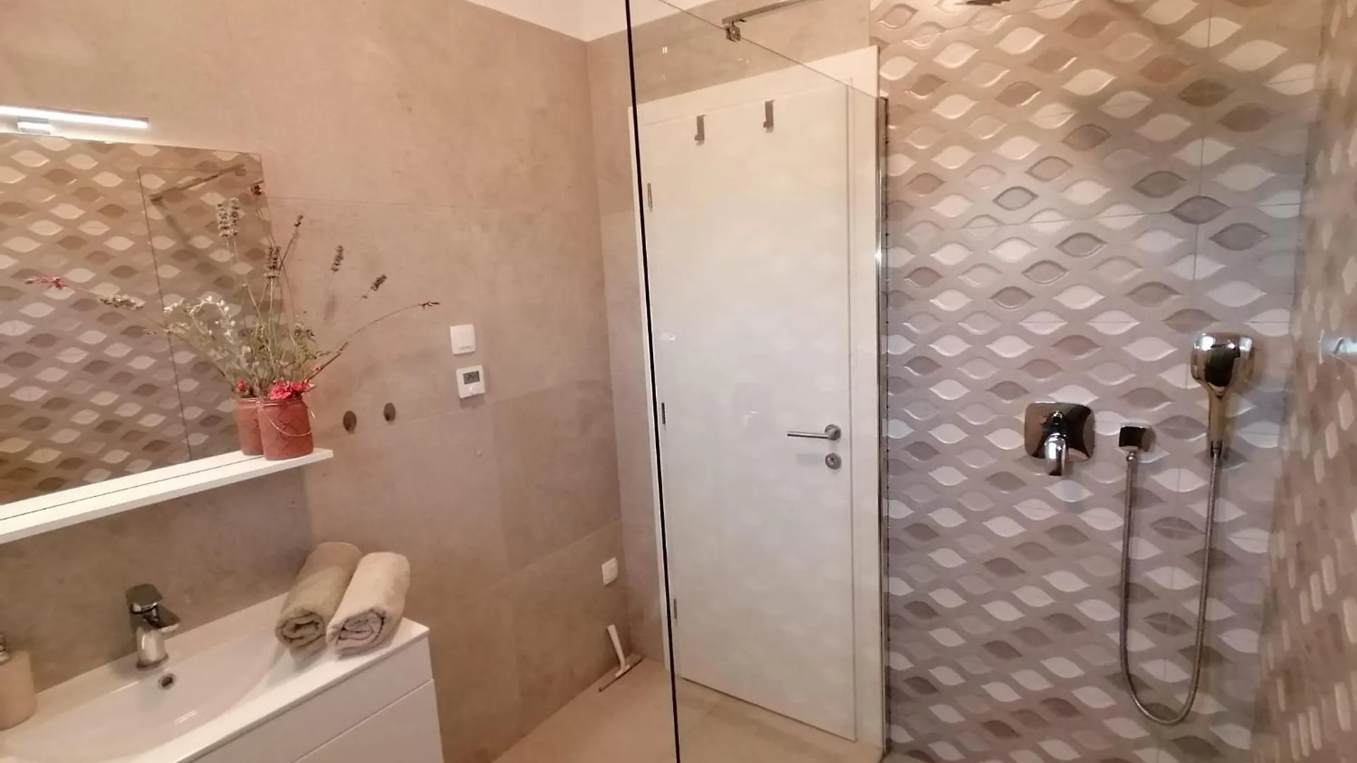 Vila Dubravka - Schoen Und Komfortabel Inmitten Von Olivenbaeumen Und Weinbergen Mit Whirlpool Valtura Croatia